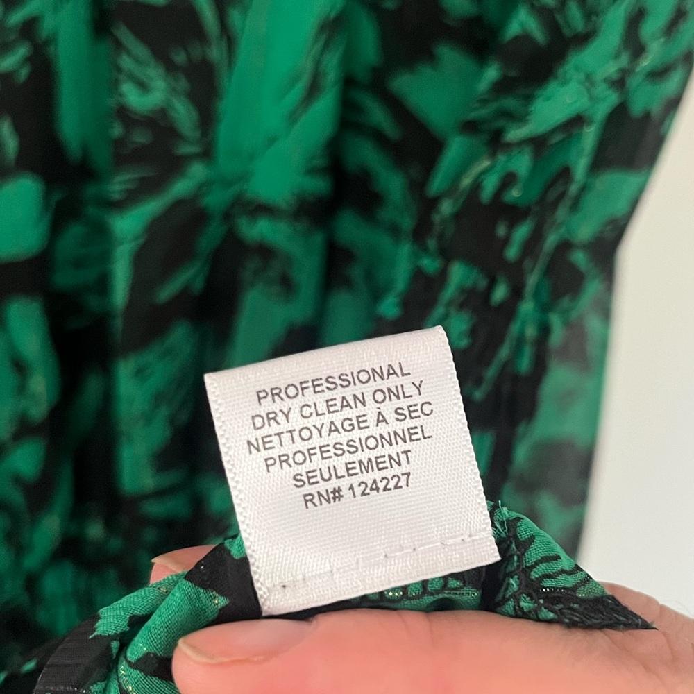 Misa Saffie Dress in Emerald Abstract - Picture 9 of 10